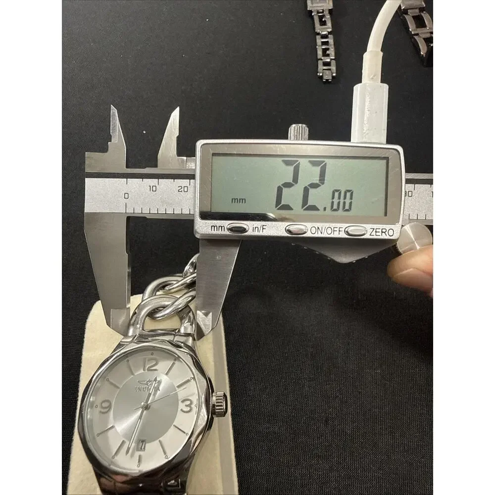 Invicta up auction